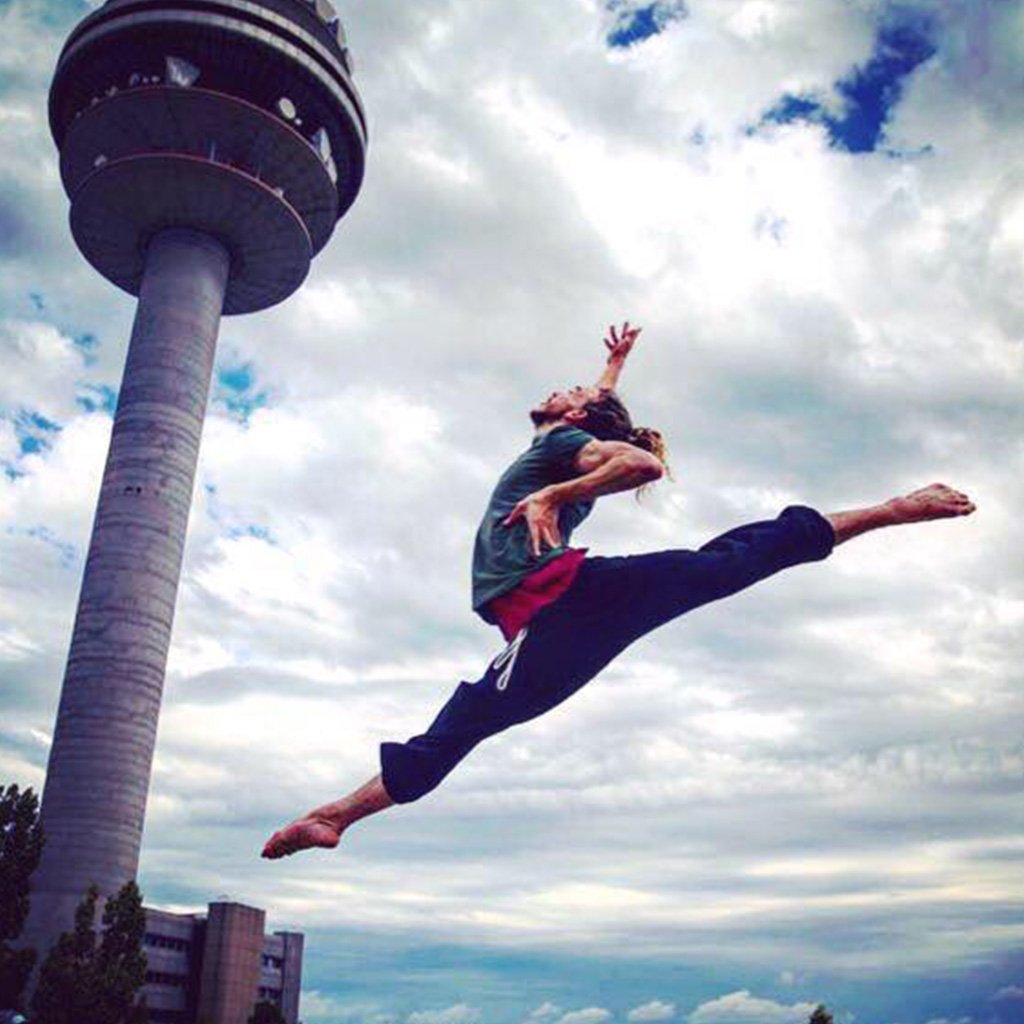 VIENNA BALLET JUMP